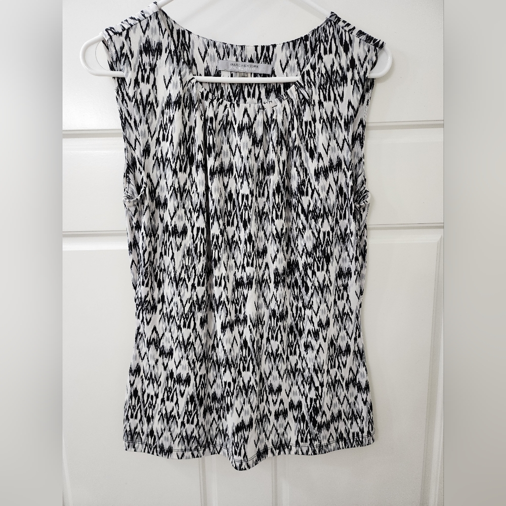! Marc New York White Black & Gray Abstract Sleeveless Pullover Top Size M !